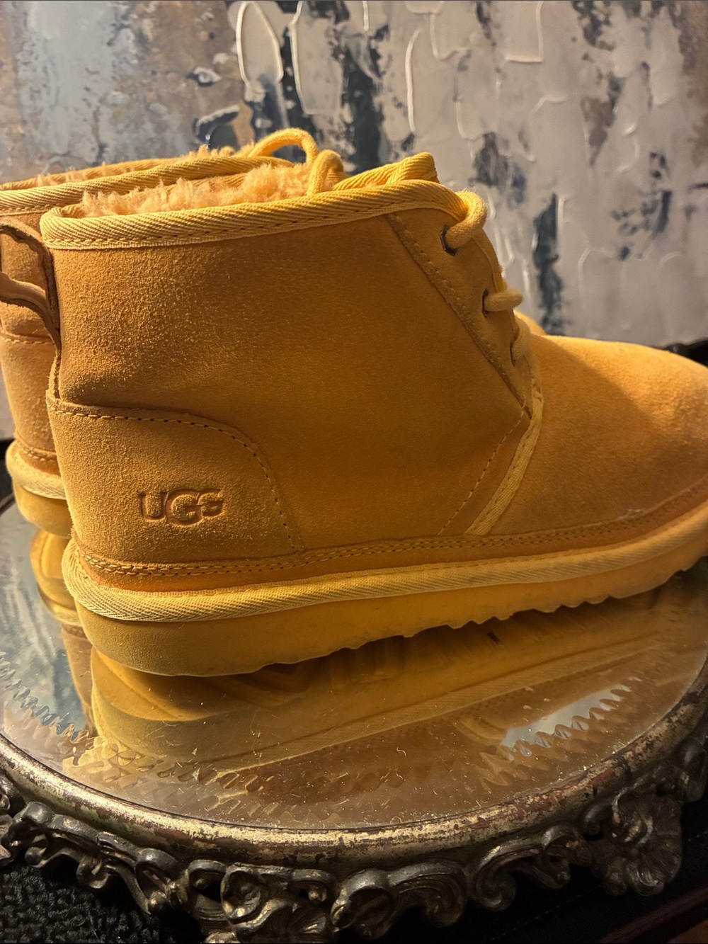 Genuine UGG  Heritage Chukka  Women’s Size 6 Suede Lace-Up Ankle Boots